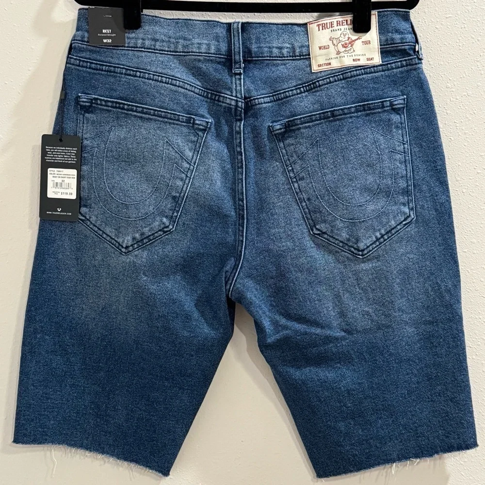 True Religion NWT 32 Medium Wash Ricky SN Relaxed Straight Cut Off Denim Shorts